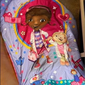 Doc mcstuffin baby/toddler bed set